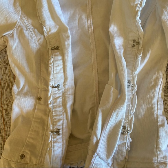 White ruffle denim jacket - Picture 4 of 5